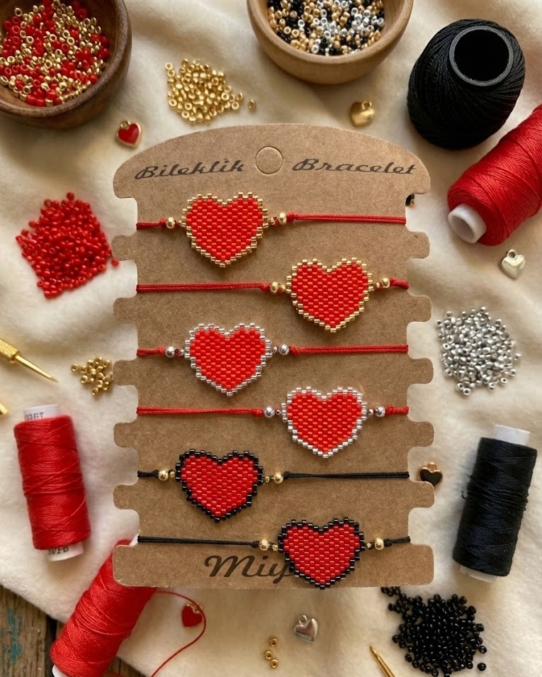 Toptan Miyuki Bileklik – Kırmızı Kalpler Tasarım (6’lı Kart)